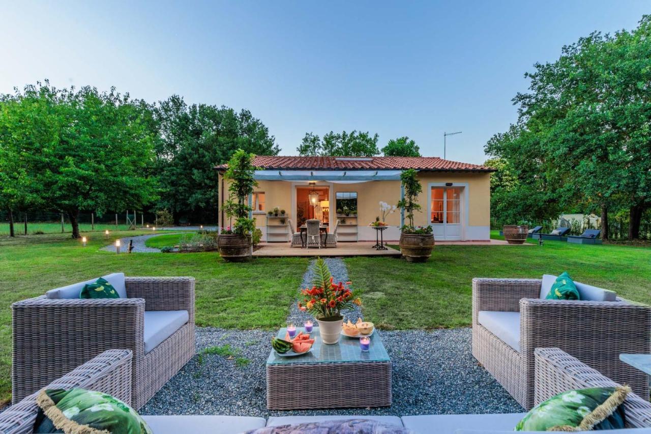 Villa Bassotta, A Charming Cottage Lucca Buitenkant foto