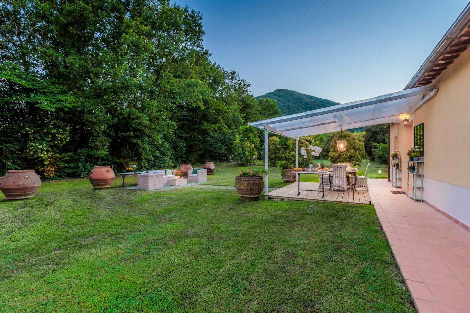 Villa Bassotta, A Charming Cottage Lucca Buitenkant foto