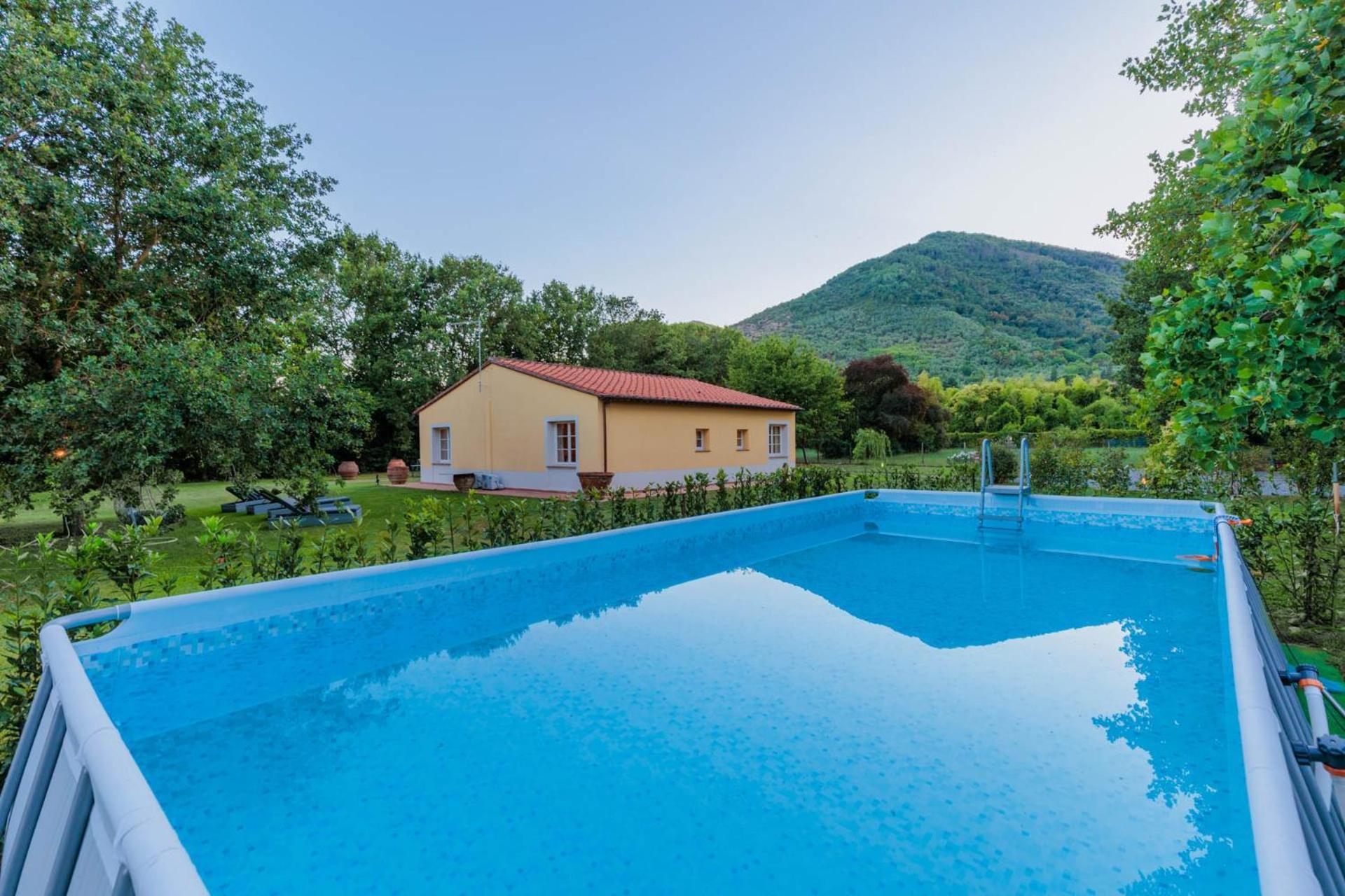 Villa Bassotta, A Charming Cottage Lucca Buitenkant foto