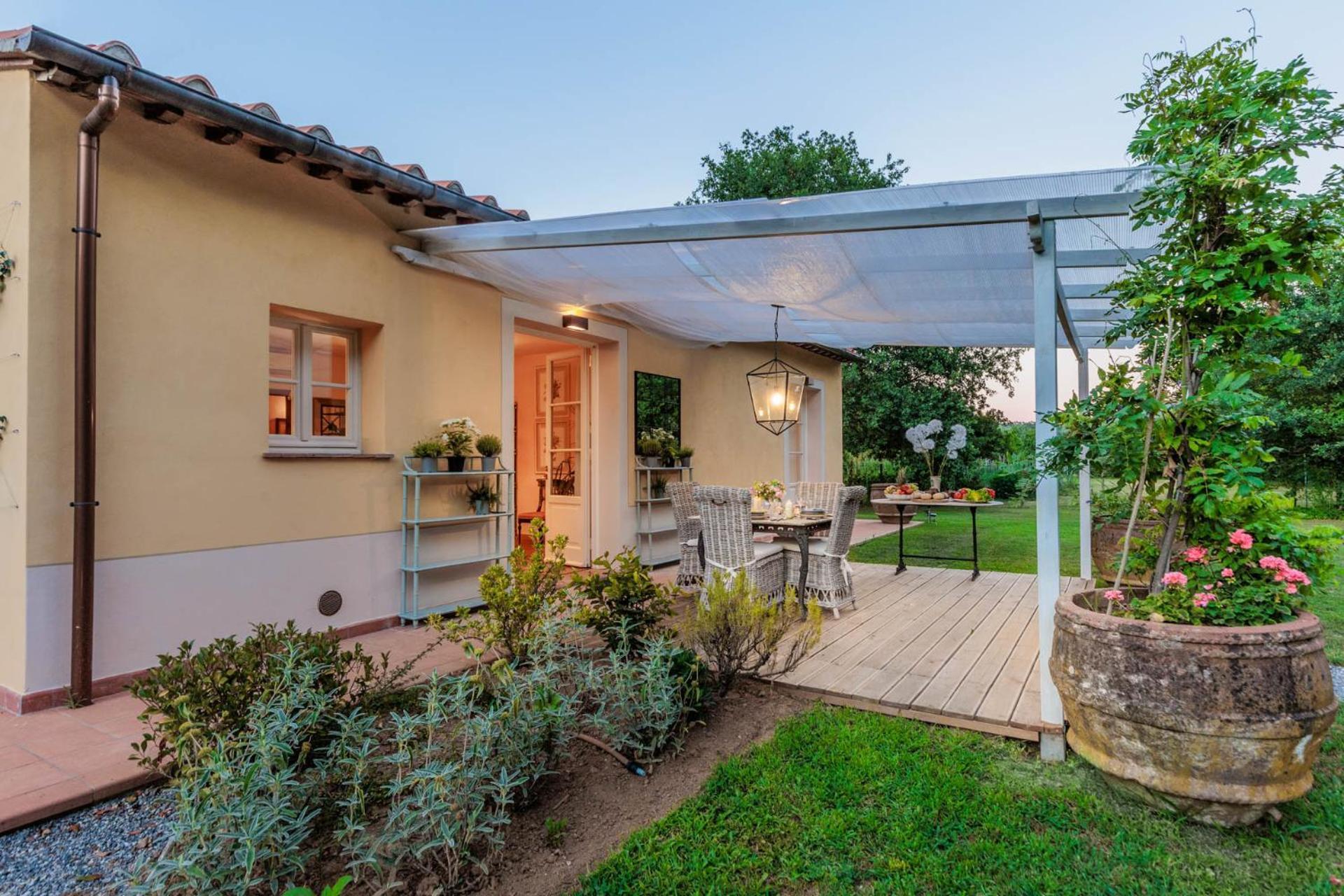 Villa Bassotta, A Charming Cottage Lucca Buitenkant foto